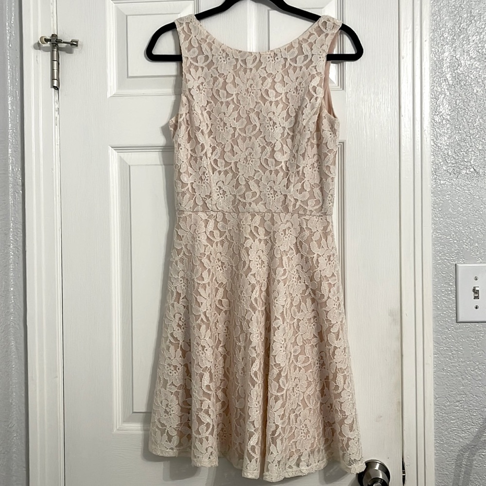 Off white laced kids L dress